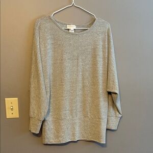 APRICOT Heather Gray Long Sleeve Tee with Slouchy Underarms.